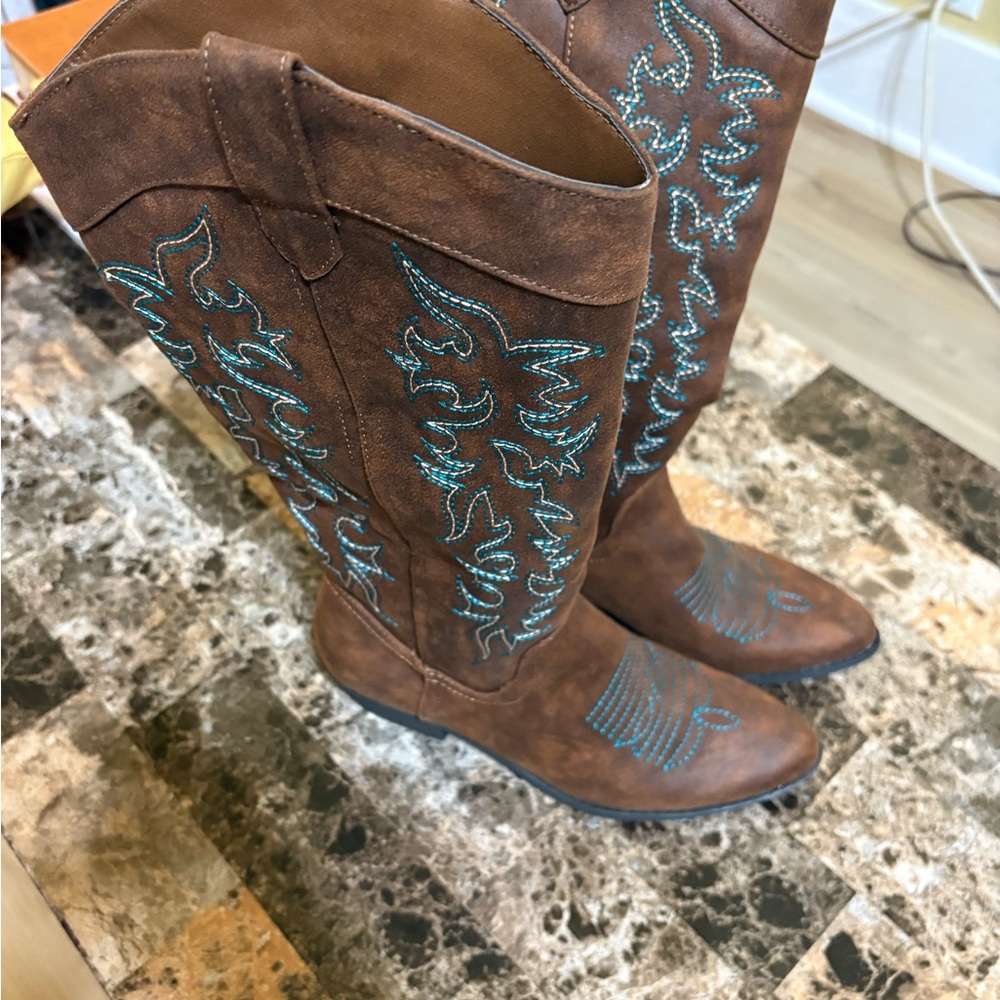 Brown Embroidered Heeled Boots